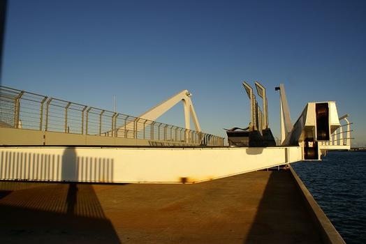 Drehbrücke am Hafen Valencia