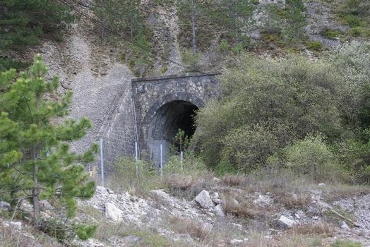Train des Pignes – Clue-de-Chabrières-Tunnel