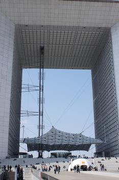 Great Arch of La Défense – Clouds of the Great Arch of La Défense