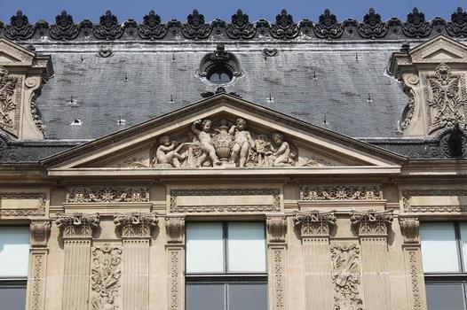 Palais du Louvre - façade towards the Seine