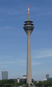 Medienhafen Düsseldorf – Rheinturm