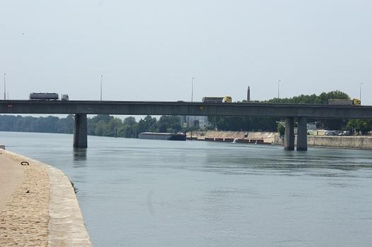 Pont de la RN113 sur le Rhône