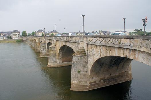 Pont Cessart, Saumur