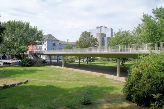 Alfred-Herrhausen-Brücke 