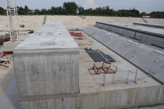 MOSE - travaux à l'entrée de la lagune au nord du Lido - forme de radoub pour la construction des caissons