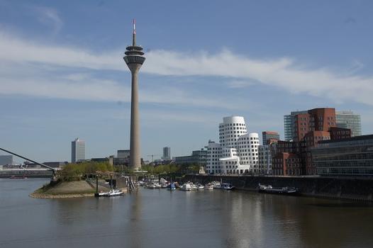 New Zollhof – Medienhafen Düsseldorf – Rhine Tower