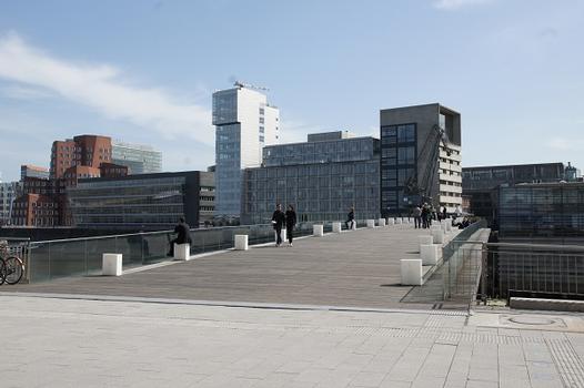 Medienhafen Düsseldorf – The Living Bridge