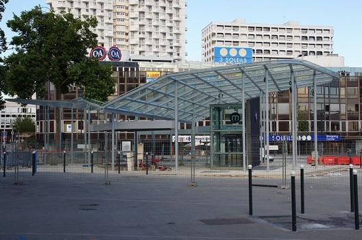 Charles de Gaulle Metro Station 