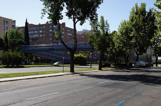 Fußgängerbrücke über die Paseo de la Castellana