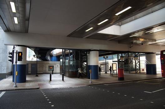 Canary Wharf DLR station
