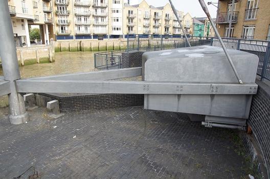 Limekiln Dock Footbridge