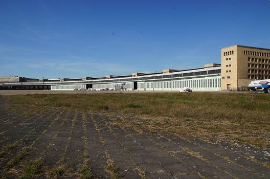 Abfertigungsgebäude Flughafen Tempelhof