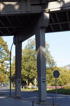 Hochbahnviadukt Tempelhofer Ufer