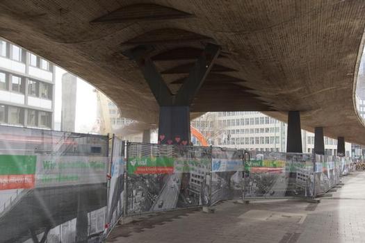 Demolition of the elevated road bridge at Jan-Wellem-Platz in Düsseldorf (Germany)