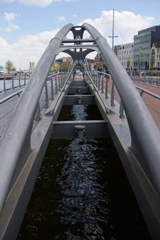 De Ruijterkade Bicycle and Pedestrian Bridge 