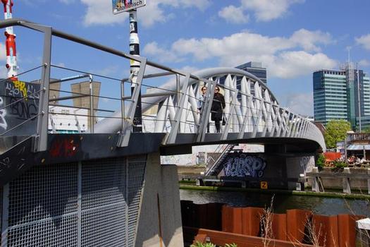 Swing bridge over the Oosterdoksdoorgang