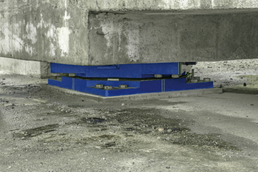 Installed SIP®-D-Bearing under a pier of the Yarumo Blanco Viaduct in Colombia.