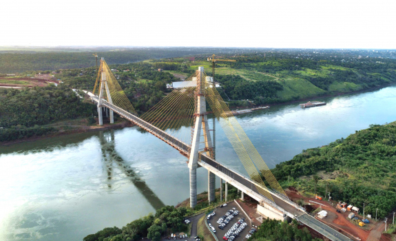 Die Freundschaftsbrücke zwischen Brasilien und Paraguay