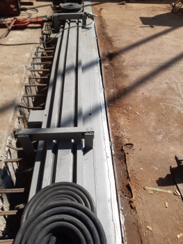 Installation of an expansion joint at the renovated bridge ends