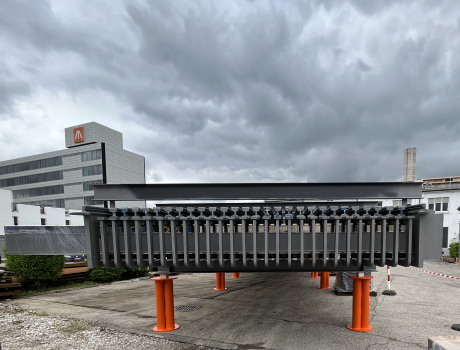 The massive expansion joint waits to be transported to China at the MAURER yard in Munich