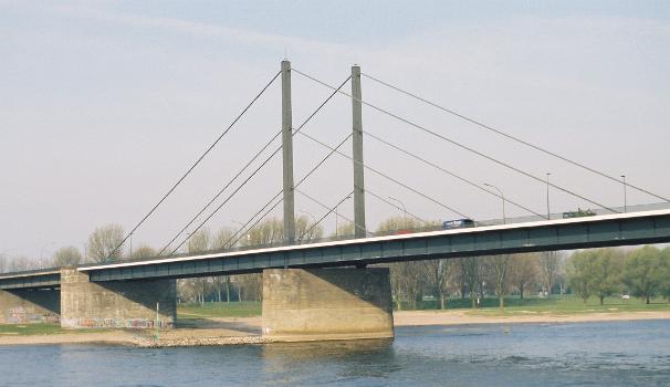 Theodor-Heuss-Brücke, Düsseldorf