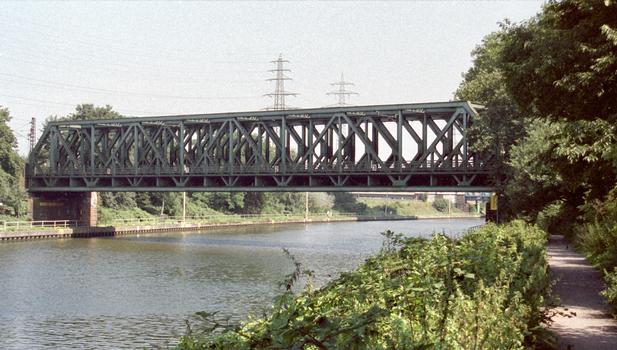 Pont No. 318 sur le canal Rhin-Herne à Oberhausen
