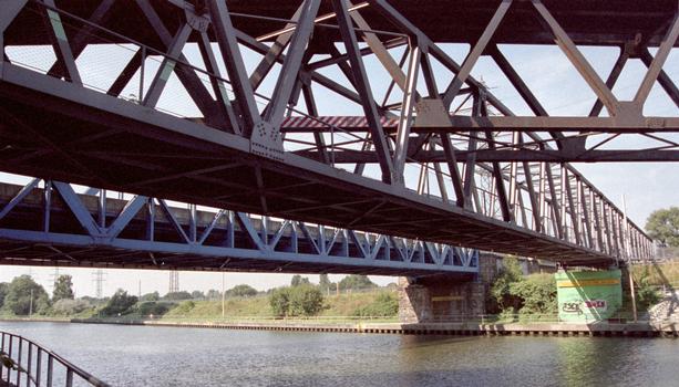 Pont No. 319b sur le canal Rhin-Herne à Oberhausen