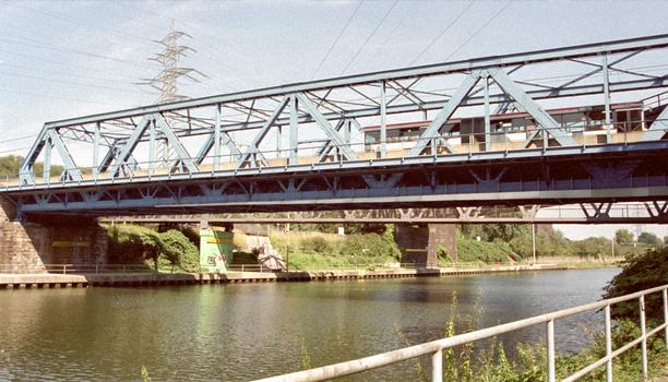 Pont No. 319 sur le canal Rhin-Herne à Oberhausen