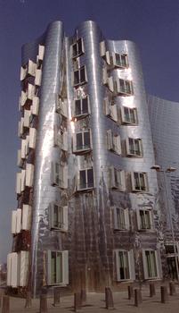 New Zollhof - Building B (Düsseldorf, 1999)