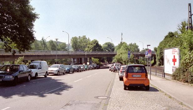 Pont-route à Essen-Werden franchissant le chemin de fer 