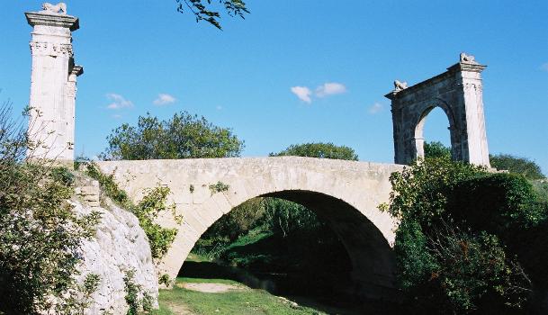 Pont Flavien, Saint-Chamas