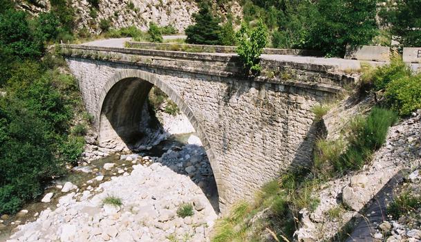 Pont sur le Coulomp près d'Annot