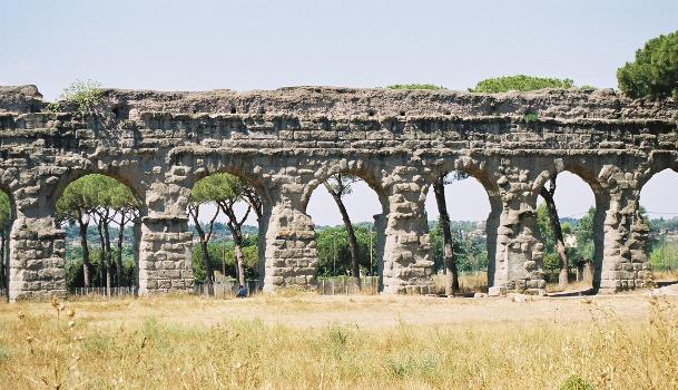 Aqua Claudia / Anio Novus, Aqueduct Parc near Rome