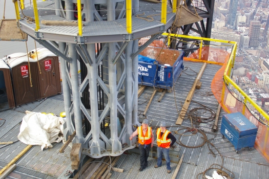 One World Trade Center: Montage der Antennenkonstruktion