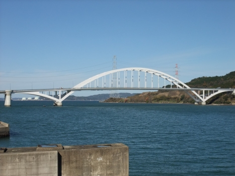 Pont sur la baie d'Imari