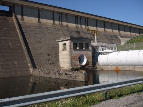 Villefranche-de-Panat Dam