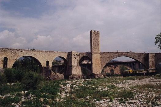 Besalu-Brücke