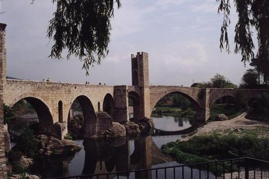 Besalu-Brücke