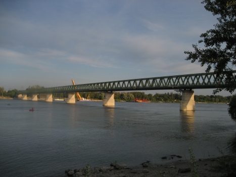 Eisenbahnbrücke Újpest