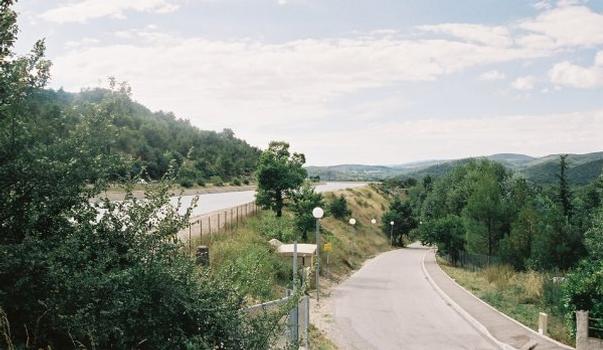 Canal E.D.F. near Saint-Paul-lès-Durance