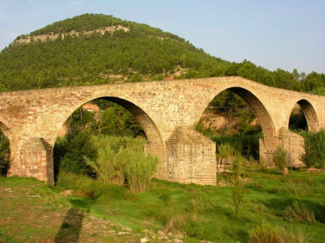 Bogenbrücke Castellbell i el Vilar
