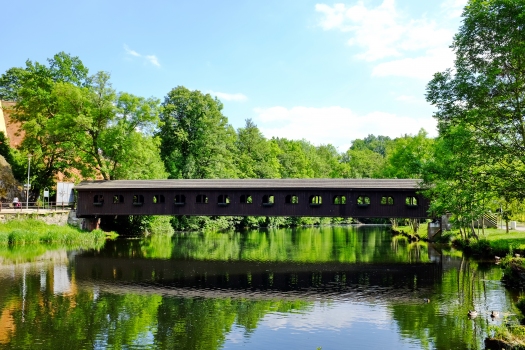 Gedeckte Holzbrücke in Eger