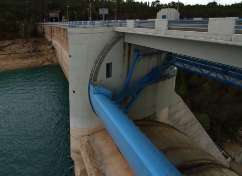Alarcón Dam