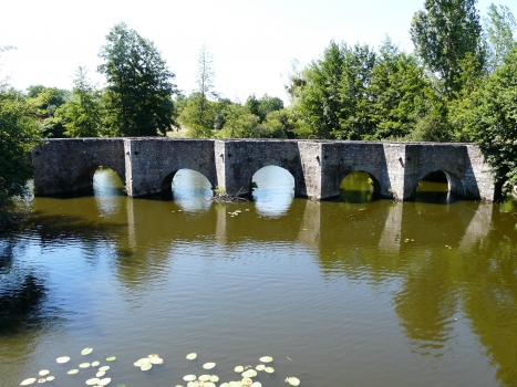 Pont roman de Gourgé, Deux-Sèvres, France