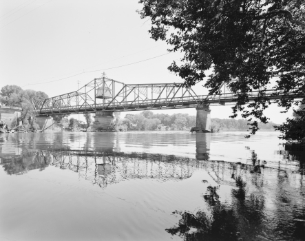 Gianella Bridge, Hamilton City