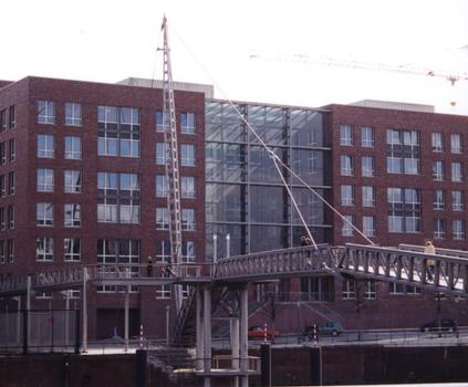 Hamburg Port Cable-Stayed Footbridge