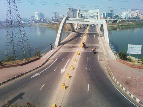 Deuxième pont Hatirjheel