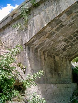Pont-route près de Chaudon-Norante (04) 