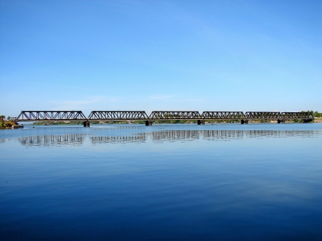 Kallady Bridge : It is one of the longest bridges of Sri Lanka. The bridge was built in 1924 during the time of Sir William Henry Manning - Governor of British Ceylon