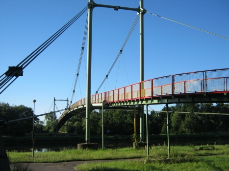 Footbridge across the Labe